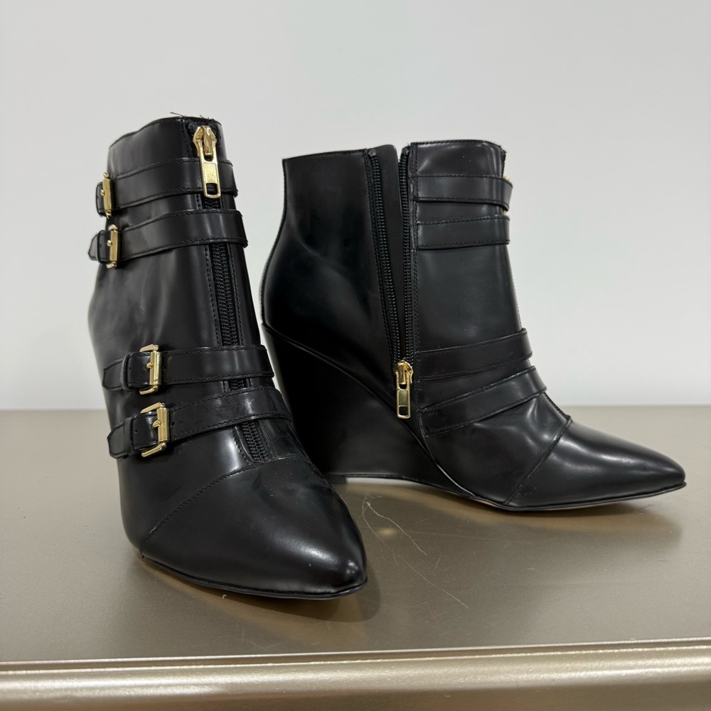 Size 9.5 -Renvy leather wedge bootie with gold hardware